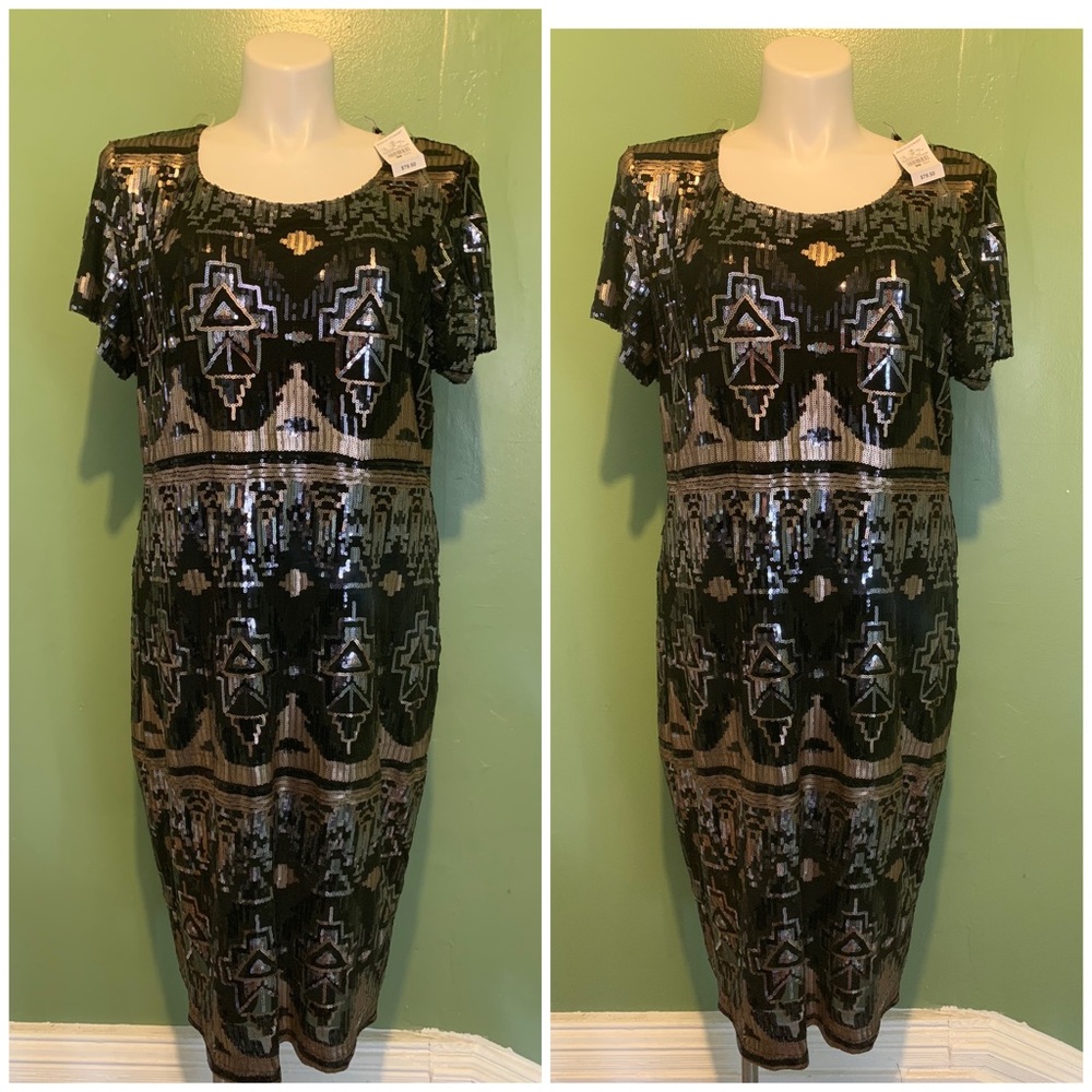 Dress has never been worn - Picture 2 of 5